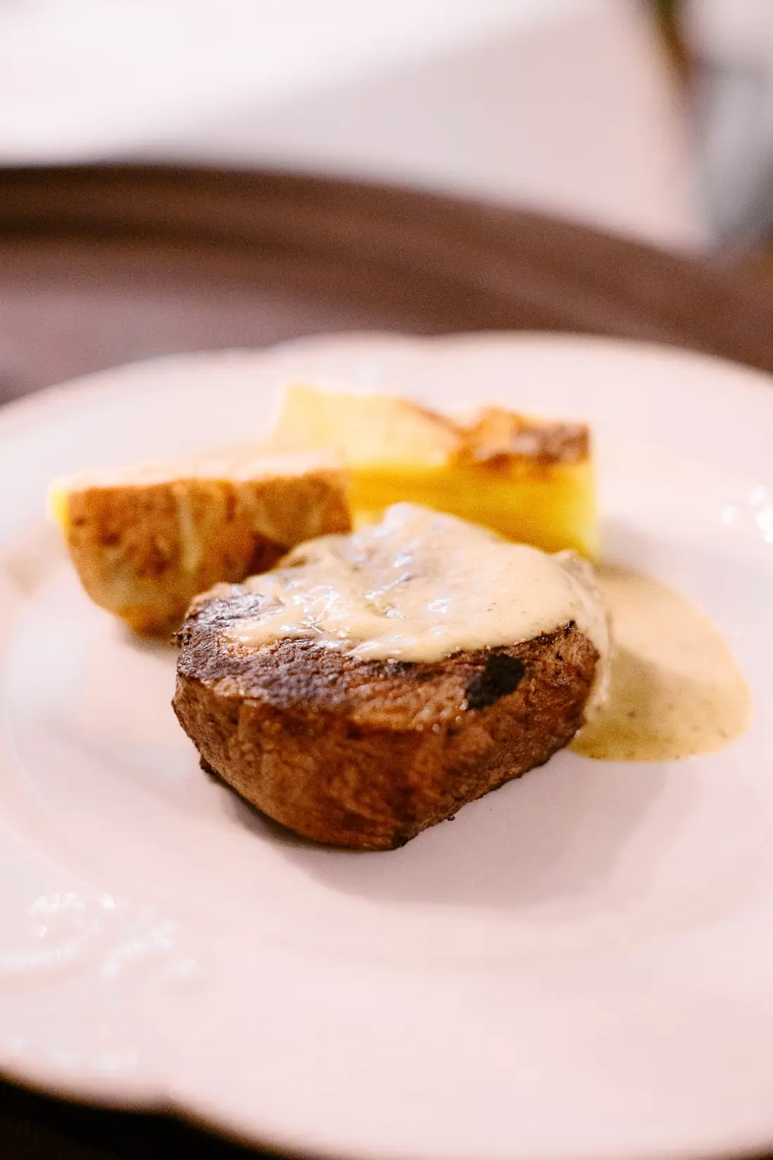 Plato de carne de los menús de grupo